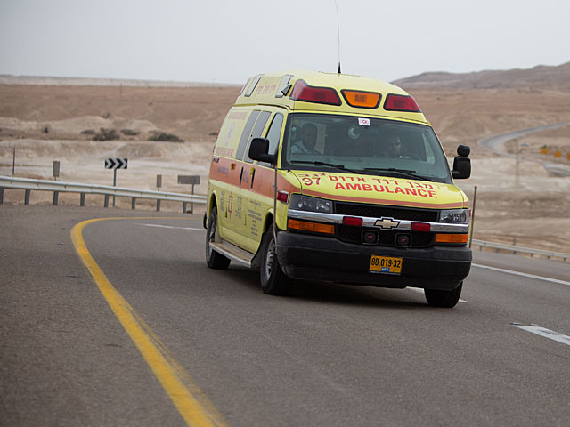 ДТП в районе Мертвого моря: тяжело пострадал водитель трактора 