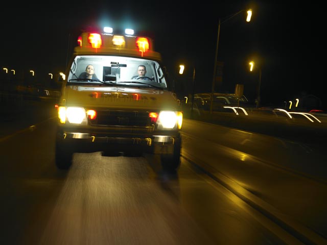 Автомобиль сбил пешехода в Яффо, пострадавший госпитализирован