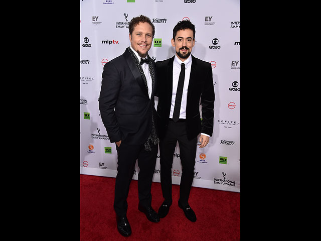 Гари Алазраки и Луис Мендес (Club Of Crows)  на церемонии Emmy International 2018. 19 ноября 2018 года
