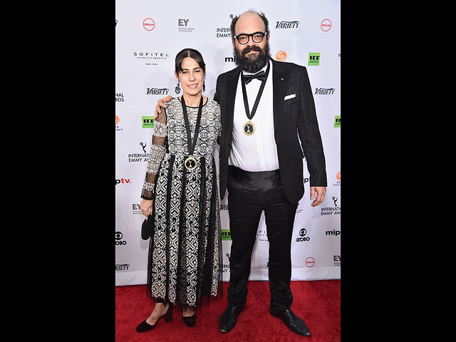 Кристина Алсилей и Игнатиус Феррей (The End Of Comedy)   на церемонии Emmy International 2018. 19 ноября 2018 года