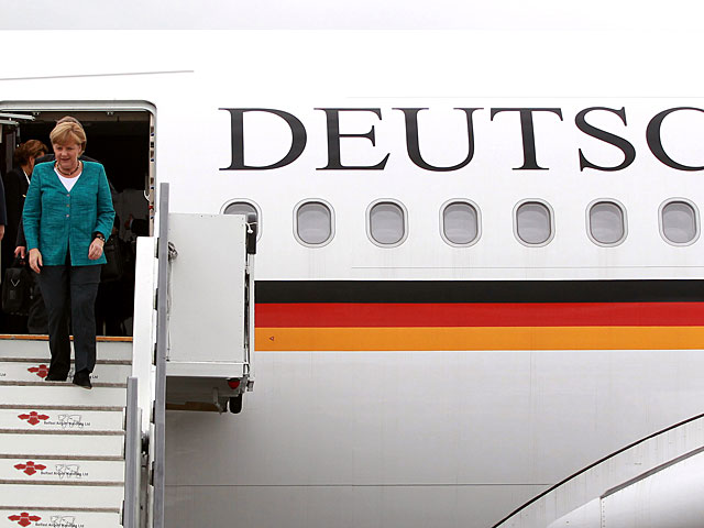 Самолет Меркель, летевший в Аргентину, совершил аварийную посадку в Кельне