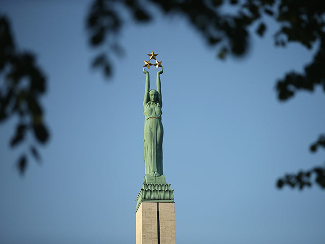 Памятник Свободы в Риге   