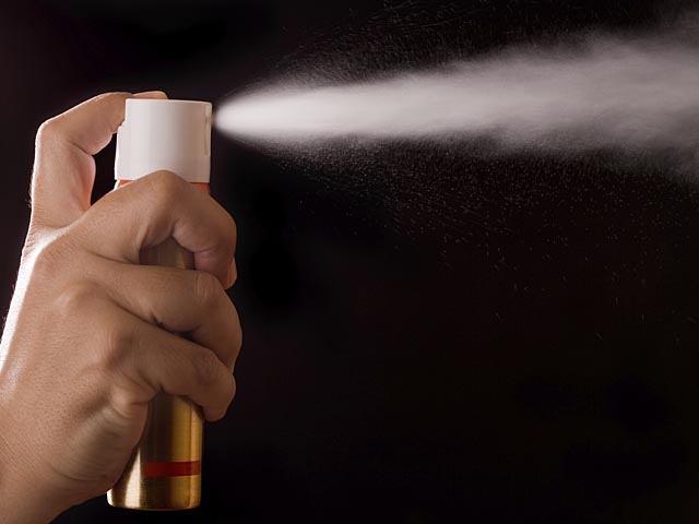 В Хайфе на детском празднике молодой человек распылил слезоточивый газ из баллончика