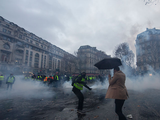 "Топливный бунт" в Париже: от анархистов до исламистов