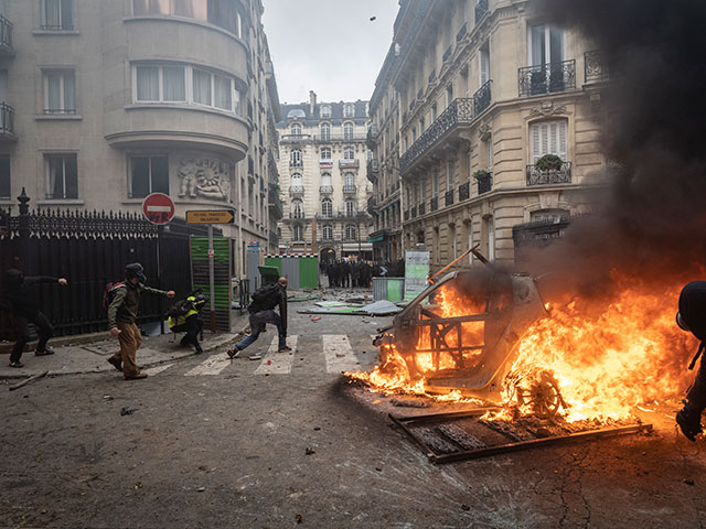 "Топливный бунт" в Париже: от анархистов до исламистов