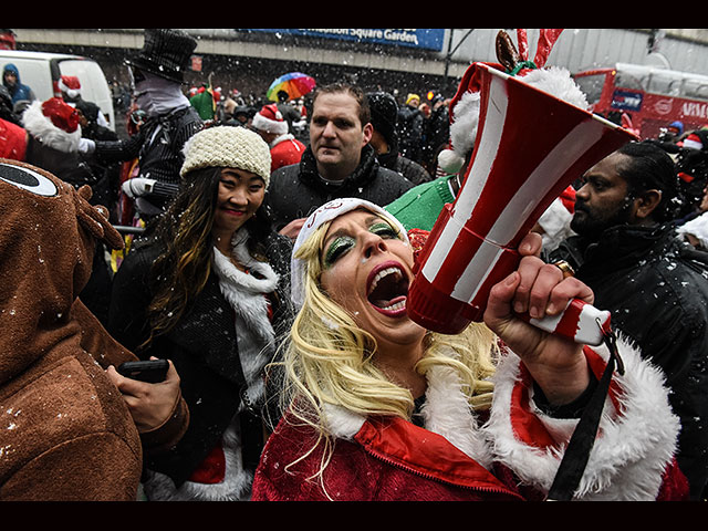 "Красный" день календаря: SantaCon в Нью-Йорке