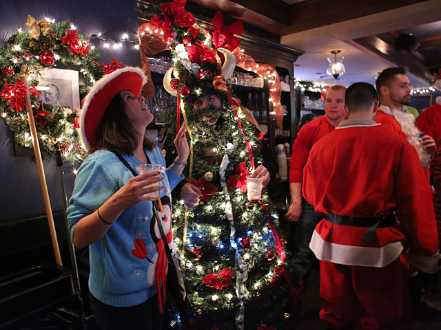 "Красный" день календаря: SantaCon в Нью-Йорке