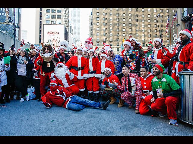 "Красный" день календаря: SantaCon в Нью-Йорке