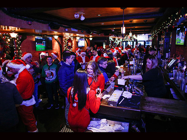 "Красный" день календаря: SantaCon в Нью-Йорке