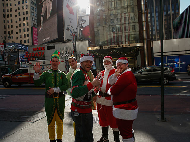 "Красный" день календаря: SantaCon в Нью-Йорке