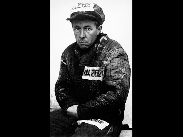  Ссыльный Александр Солженицын в одежде зэка Щ-262. Кок-Терек. Март 1953