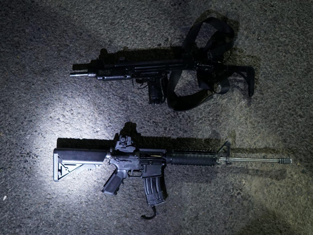 В Хевроне солдаты ЦАХАЛа остановили машину, в салоне которой было найдено оружие