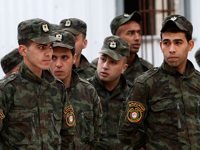 Парад "национальных сил безопасности" в Шхеме