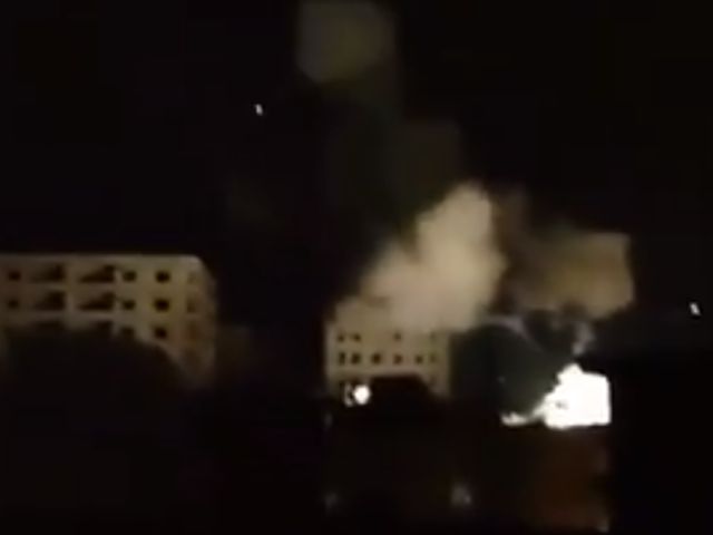 Видео: сирийские ПВО по ошибке нанесли удар по зданию около Дамаска