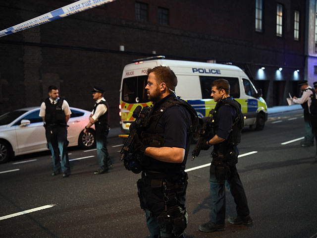 Полиция Манчестера расследует нападение с ножом на станции "Виктория" как теракт
