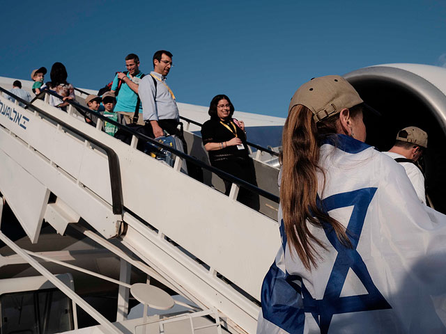 Отчет ЦСБ за 2018 год: 39% прибывших в Израиль для получения гражданства были евреями по Галахе  