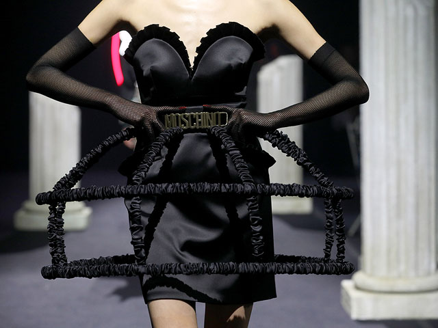 Показ Moschino в киностудии Cinecitta