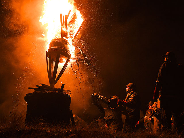 Отгоняя злых духов: огненный ритуал в Шотландии