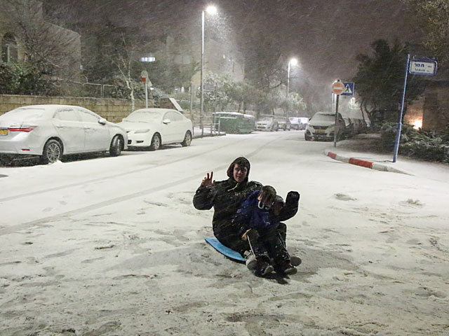 Зимняя буря в Израиле: в Иерусалиме начался снегопад