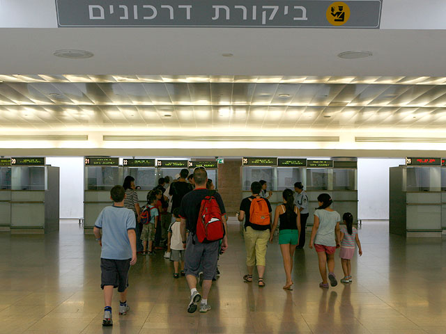 Проверки на границе в аэропортах Израиля. ОПРОС NEWSru.co.il  