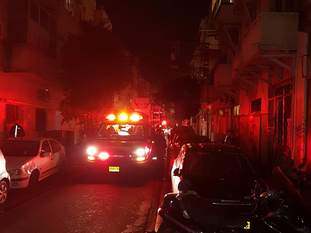 В результате пожара в Тель-Авиве пострадала женщина