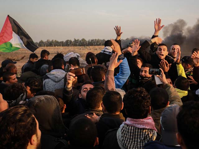 "Марш" на границе Газы; убит 18-летний участник акции