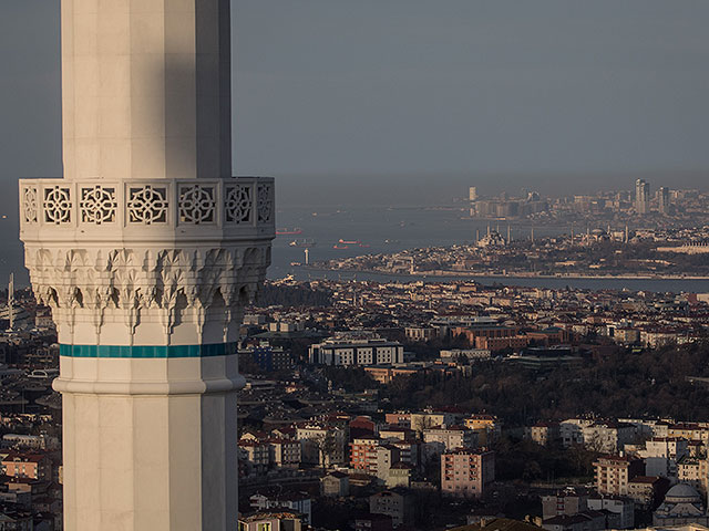 В Стамбуле открылась крупнейшая мечеть Турции