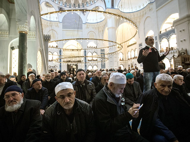 В Стамбуле открылась крупнейшая мечеть Турции