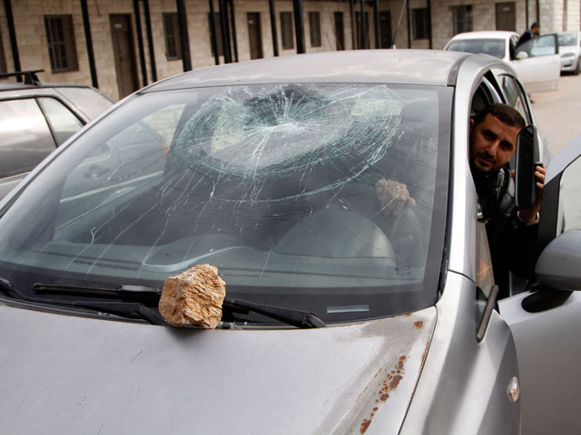 Жители Ицхара забросали камнями дома в арабском поселке Асира аль-Киблия