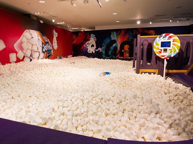 Выставка  "Candytopia" в Блумингтоне 