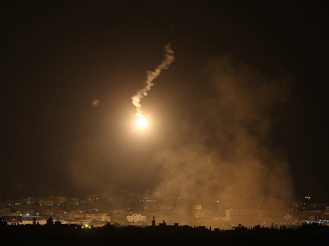 Палестинские источники: ВВС ЦАХАЛа атаковали позицию "поджигателей" в секторе Газы
