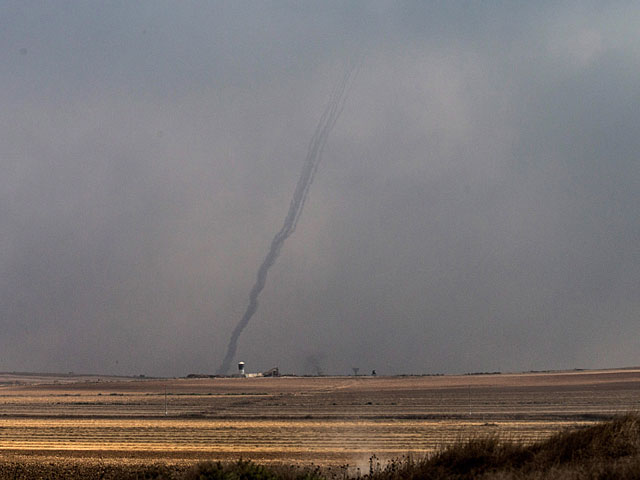 Очередной обстрел центра Израиля из Газы, ракета упала в районе а-Шарон