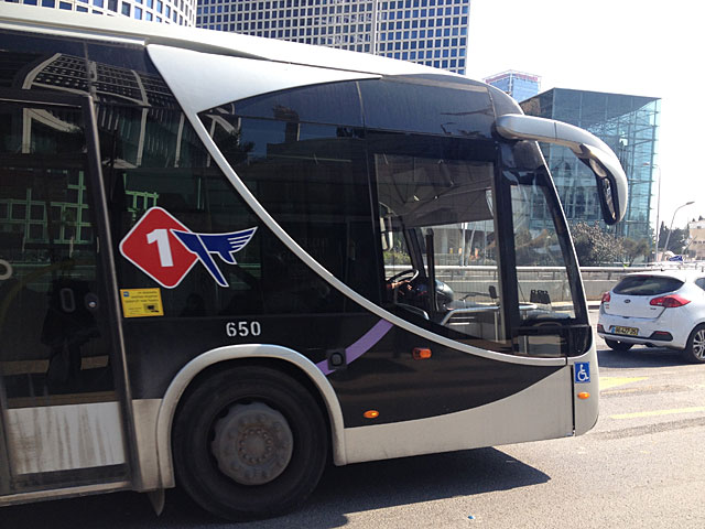 Водители автобусов угрожают забастовкой в день парламентских выборов