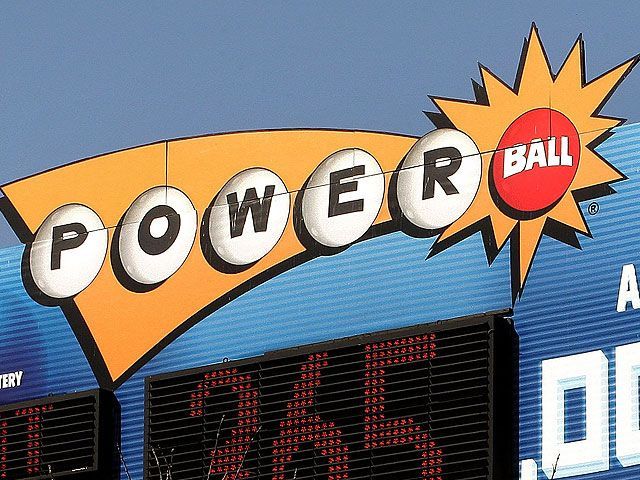 90-летняя американка, выигравшая в лотерею $590 млн, подала в суд на сына