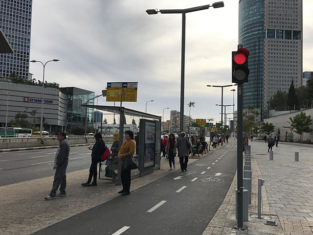 С 15 апреля большой Тель-Авив начнут обслуживать микроавтобусы "по требованию"
