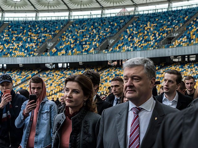 "Дебаты" Порошенко: один на один с собой. Фоторепортаж из Киева