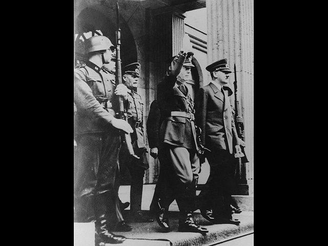 Ион Антонеску и Адольф Гитлер в Мюнхине 1941 году