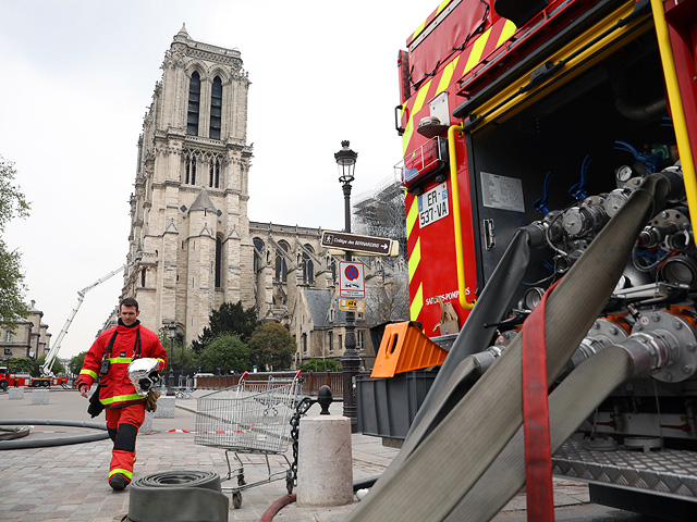     Le Monde: Пожар в Нотр-Дам: расследование обещает быть сложным