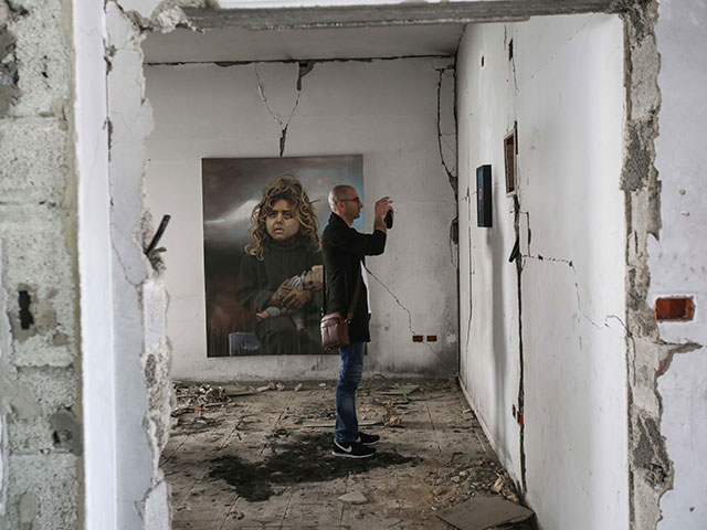 "Мечтатели среди руин": выставка в Газе