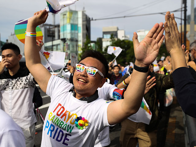     Юбилейный парад гордости в Токио