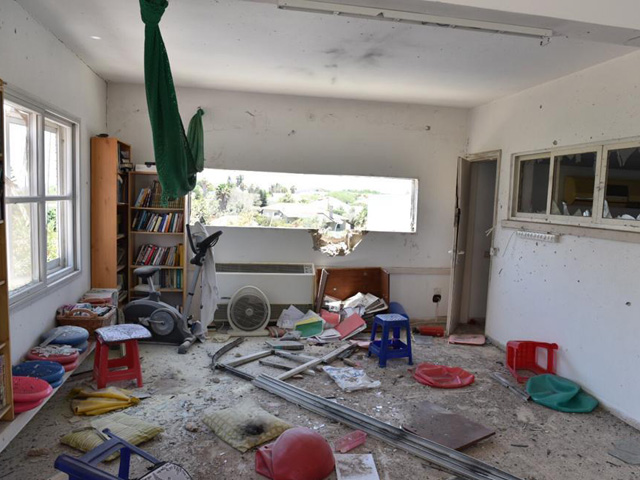 Ракета попала в жилой дом на территории Хоф Ашкелон