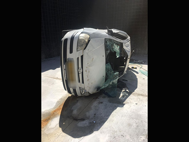 В Холоне автомобиль упал в "бетонную яму" на стройке, травмирован 84-летний водитель