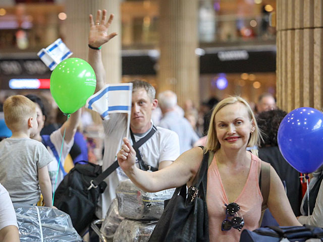 17 рейсов Фонда Дружбы доставили в Израиль сотни репатриантов 