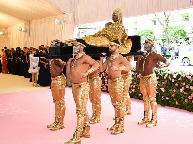 Церемония Met Gala в Нью-Йорке