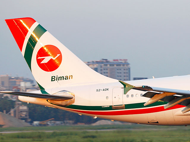 При посадке в аэропорту Мьянмы развалился самолет компании Biman Airlines