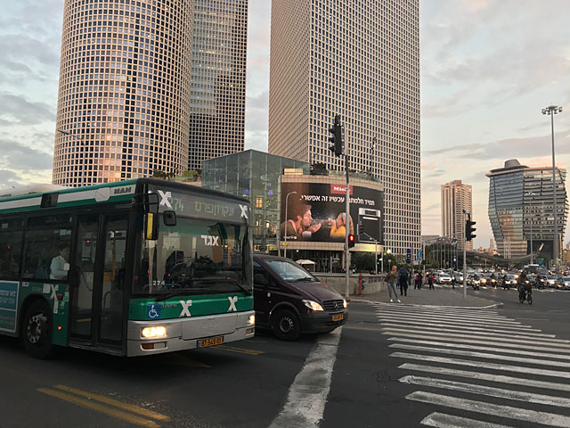 Отключение светофоров привело к пробкам возле "Азриэли" в Тель-Авиве