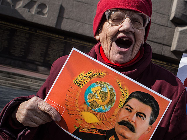 Игра "Секс со Сталиным": коммунисты России пришли в ярость 