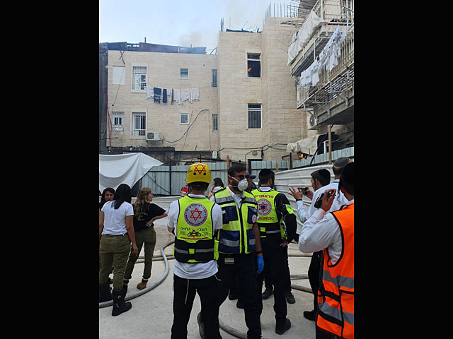 Произошел пожар в четырехэтажном доме в Иерусалиме