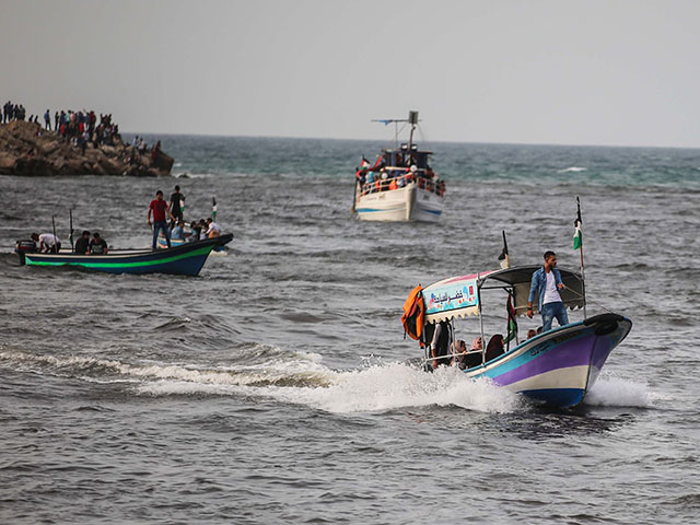 Израильские военные обстреляли лодки из Газы за пределами зоны, разрешенной для рыболовства  