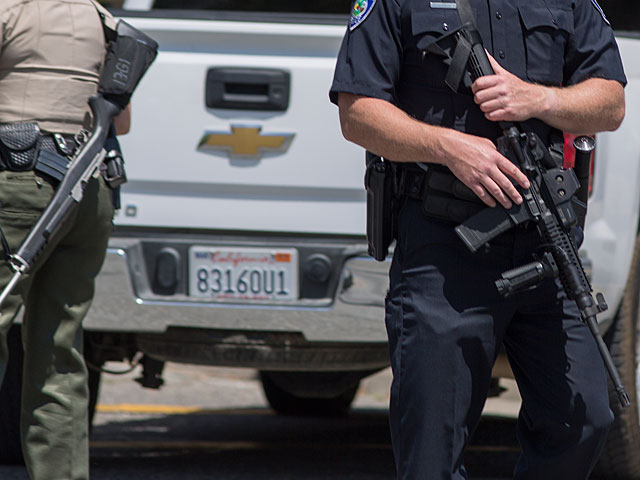 "Казнь через расстрел": полицейские Калифорнии всадили 55 пуль в спящего водителя